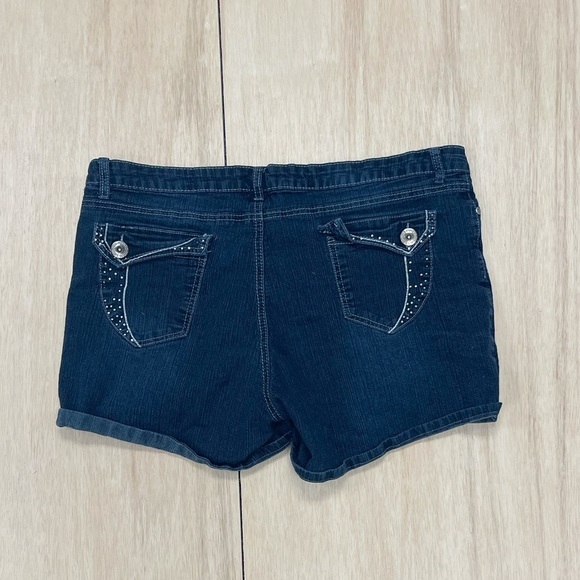 Yam Yam Women’s Jean Shorts - Picture 2 of 4